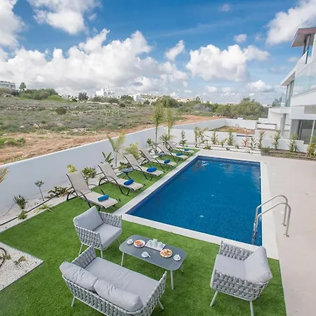 Rent Your Dream Holiday And Look Forward To Relaxing Beside Your Private Pool 1557 * Protaras
